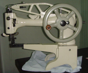 เครื่องซ่อมรองเท้าแบบเข็มเดี่ยว รุ่น GSB-2971C พร้อมแท่นวางแบบกระบอก - Product Image 4