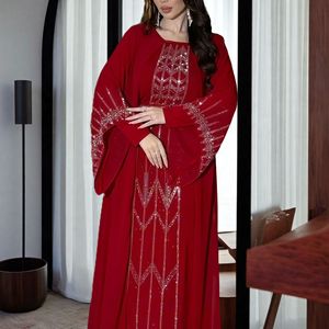 Otoño 2026, Oriente Medio, Dubái: Nuevo Vestido Largo Formal/de Noche con Estampado 3D en Relieve, Translúcido, de Fibra de Poliéster, con Mangas Acampanadas - Product Image 2