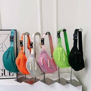 حقائب صدر كاجوال محمولة متقاطعة مع الجسم بلون واحد للبيع بالجملة ، حقائب رياضية أنيقة للرجال والنساء - Product Image 2