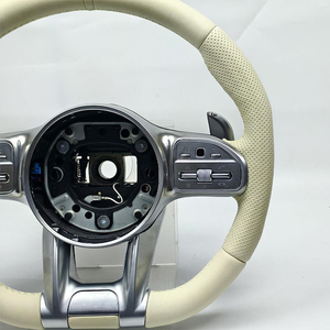 Volante in Pelle Multifunzione di Lusso Resistente all'Usura con Pulsanti di Controllo per <span class=keywords><strong>Mercedes</strong></span> <span class=keywords><strong>Serie</strong></span> A B <span class=keywords><strong>C</strong></span> E S G V, CLS, GLC, GLE, GLS, GLA - Product Image 4