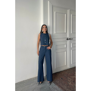 Conjunto de 2 Piezas para Mujer, Camisa sin Mangas y Pantalón de TENCEL Color Índigo, Diseño de Traje a Juego - Product Image 1