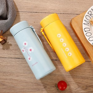 Copo de Vidro Criativo Little Daisy, Bonito, de Dupla Camada, Ecológico, à Prova de Vazamentos, Selado, Portátil, Prático, Garrafa de Água Promocional para Estudantes - Product Image 3