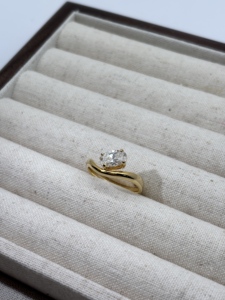 แหวนเพชรเพาะเลี้ยงจากโลหะ UM Jewelry PT เหมาะสำหรับสวมใส่ในชีวิตประจำวัน งานแต่งงาน งานหมั้น และเป็นของขวัญในงานฉลองครบรอบ - Product Image 6