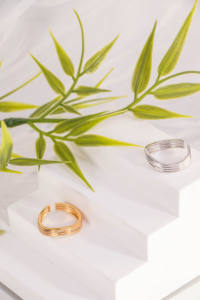 Bague ouverte multi-couches minimaliste |   Bague de doigt réglable vintage à porter au quotidien avec accent en zircone cubique dorée/argentée pour - Product Image 6