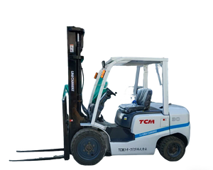 Usado de segunda mano TCM 3ton 4m con cambio lateral diesel usado Carretilla elevadora con Japón ISUZU Motor de bajo precio carretilla elevadora para la venta - Product Image 1