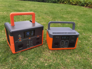เครื่องกำเนิดไฟฟ้าพลังงานแสงอาทิตย์แบบพกพา 300W สำหรับตั้งแคมป์  แบตเตอรี่สำรองฉุกเฉินแบบพกพา ออลอินวัน ใช้งานร่วมกับอุปกรณ์ต่างๆ ได้ - Product Image 2