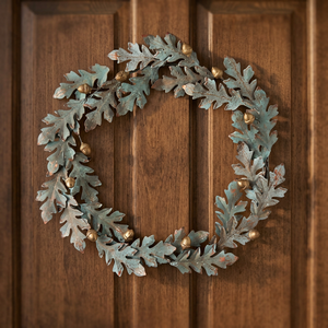 Corona de Hojas de Roble Metálica Rústica con Acornos Dorados, Corona Decorativa Hecha a Mano, Adorno Navideño Redondo Sin Iluminación - Product Image 4