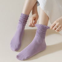 Chaussettes mi-tube tout-en-un en coton plissé Macaron pour filles, couleur unie, antidérapantes, respirantes, tricotées et décontractées pour l'automne