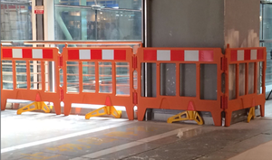 Prodotti più venduti 2024 barriera di sicurezza recinzione/barriera di recinzione/barriera di traffico in plastica 195cm rosso blu costruzione stradale