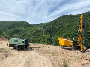 รถขุดตีนตะขาบติดตั้งหัวเจาะไฮดรอลิกพร้อมเครื่องอัดอากาศ รุ่นขายดี JK590BC-2A - Product Image 4