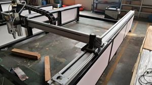 Prix bon marché bonne qualité AL <span class=keywords><strong>Rail</strong></span> 1500w/3000w/6000w/8000w <span class=keywords><strong>Machine</strong></span> de découpe laser portable 3015 - Product Image 6