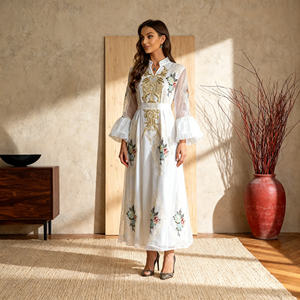 Robe Abaya en polyester brodée de luxe pour femmes musulmanes, tenue de soirée élégante, nouveau style personnalisé - Product Image 4