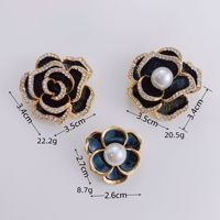 Bros Pin Bunga Camellia Mewah Ringan Eropa dan Amerika