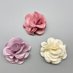 Accesorio para el Cabello con Rosa 3D de Tela de Satén Hecha a Mano, Decoración para Bodas, Zapatos, Sombreros y Ropa - Product Image 3
