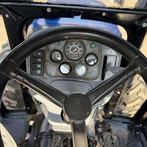 Tracteur Holland avec 650 heures de travail seulement, comme neuf, légèrement utilisé, presque neuf, rotavator inclus - Product Image 5