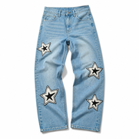 Jeans en denim bleu clair pour homme, coupe décontractée, avec appliques en forme de quatre étoiles