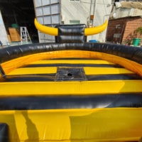 Taureau mécanique de rodéo avec anneau de sécurité gonflable, jeu d'équitation gonflable en PVC pour événements et locations commerciales