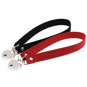 Collana Choker Harajuku con Lucchetto a Cuore e Chiavi, Fatta a Mano, Borchiata, Stile Punk Gotico, con Ciondolo a Lucchetto - Product Image 3