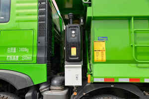 Haute qualité utilisé HOWO Engineering 40 tonnes moteur Diesel 8X4 roue camion à benne basculante direction gauche caméra arrière de Chine - Product Image 4