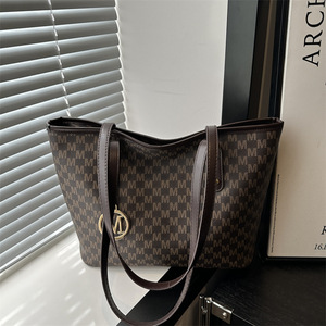 <b>Travel</b> Luxury Ladies PU Leather Tote Bags Crossbody Messenger Bag Shoulder Chain Big Women's Handbag Designer Bag - Product Image 6