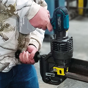 Machine à poinçonner sans fil Makita DPP200, outil de perçage de l'acier de 20 mm - Product Image 3