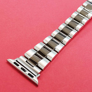 Correa de Metal de Acero Inoxidable de 20 mm con Hebilla de Mariposa de Doble Botón y Correa Transpirable - Product Image 3