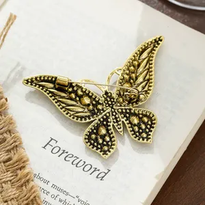 <span class=keywords><strong>Broche</strong></span> de Mariposa Chapado en Oro con Incrustaciones de Cristales de Estrás, <span class=keywords><strong>Broche</strong></span> de Alta Costura para Mujer, Exquisito Adorno de Aleación con Forma de Animal para Bodas y Fiestas - Product Image 3