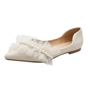 All'ingrosso nuove scarpe comode da <span class=keywords><strong>donna</strong></span> scarpe Casual da <span class=keywords><strong>donna</strong></span> in <span class=keywords><strong>pelle</strong></span> sintetica di alta qualità con perle di pizzo bianche scarpe da sposa - Product Image 5