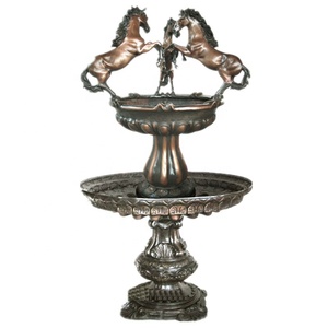 Fuente <span class=keywords><strong>de</strong></span> Agua Decorativa <span class=keywords><strong>para</strong></span> Jardín Exterior Moderna, Estatua <span class=keywords><strong>de</strong></span> Caballo Grande <span class=keywords><strong>de</strong></span> Latón y Bronce en <span class=keywords><strong>Venta</strong></span> - Product Image 3