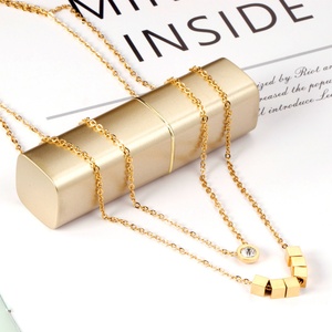 Collier à double pendentif en acier inoxydable plaqué or 18 carats pour femme, bijoux personnalisés - Product Image 6