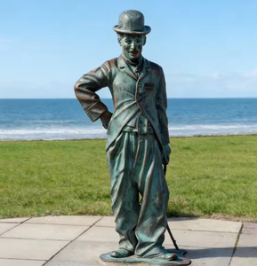 Statua di <span class=keywords><strong>Charlie</strong></span> Chaplin in Bronzo a Grandezza Naturale, Artigianale e Personalizzabile, con Finitura Patinata, per Esterni, Giardini Costieri e Piazze - Product Image 5