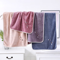 Vente en gros de broderie impression personnalisée logo microfibre visage cheveux serviette de bain pour salon SPA cadeau