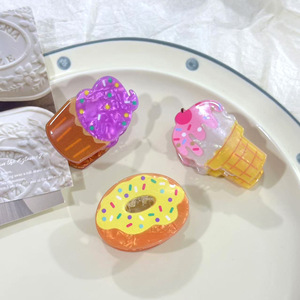 Presilha de Cabelo Pequena Estilo Desenho Animado Fofo com Simulação de Sobremesas (Cupcake, Sorvete) e Cristais - Product Image 3