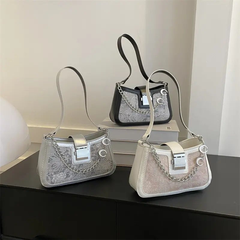 Wholesale Stylish New Handbags 2023 Light Lady Underarm Bags With Chain Lady Designer Purses For Women