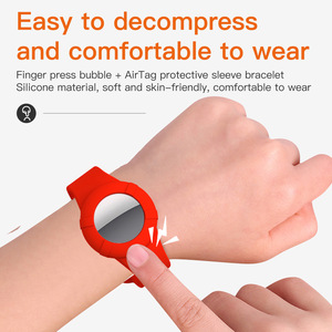 Nouveau <span class=keywords><strong>bracelet</strong></span> en Silicone souple pour AirTags enfants <span class=keywords><strong>bracelet</strong></span> anti-rayures couverture accessoires intelligents pour Air Tags Airtag <span class=keywords><strong>bracelet</strong></span> de montre <span class=keywords><strong>Bracelet</strong></span> - Product Image 3