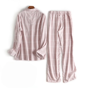 Vente en gros de vêtements de nuit pour femmes en soie, jupe à bretelles, robe de nuit en <span class=keywords><strong>dentelle</strong></span> à col en V, pyjamas en soie pour dames 100 - Product Image 2
