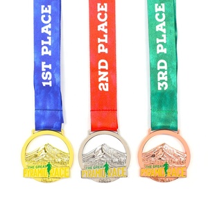 Medallas de Carreras Oro Plata Bronce Diseño Pirámide Montaña Efecto Hueco 1er 2do 3er Lugar Cintas para la <span class=keywords><strong>Gran</strong></span> Carrera de la Pirámide - Product Image 1