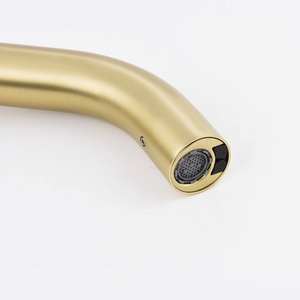 Sensor infrarrojo automático, <span class=keywords><strong>grifo</strong></span> de fregadero dorado, latón eléctrico montado en la pared, <span class=keywords><strong>grifo</strong></span> sin contacto, caño a prueba de salpicaduras, <span class=keywords><strong>lavabo</strong></span> de baño - Product Image 4