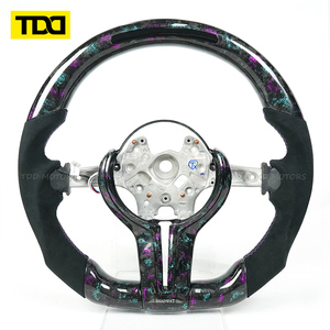 Volant en fibre de carbone forgé TDD Real Nine Light LED compatible avec BMW Série F - Product Image 1