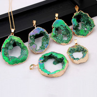 Collier pendentif en grappe de cristal naturel de Style classique pierre brute plaquée or avec influence du bouddhisme pour les bijoux à bricoler soi-même pour femmes