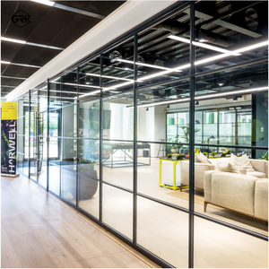 Cloisons de bureau en aluminium de 93 mm à design quadrillé, avec un design moderne, une construction durable, une absorption acoustique et une installation facile - Product Image 6