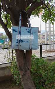 Sac fourre-tout bohème en coton avec motif tie-dye en soie, ouverture supérieure, idéal pour le shopping toutes saisons - Product Image 4