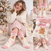 Chaussettes de Noël personnalisées en tricot rose, écologiques, avec ours en pain d'épices mignon, décoration de cheminée suspendue, pompon et nœud