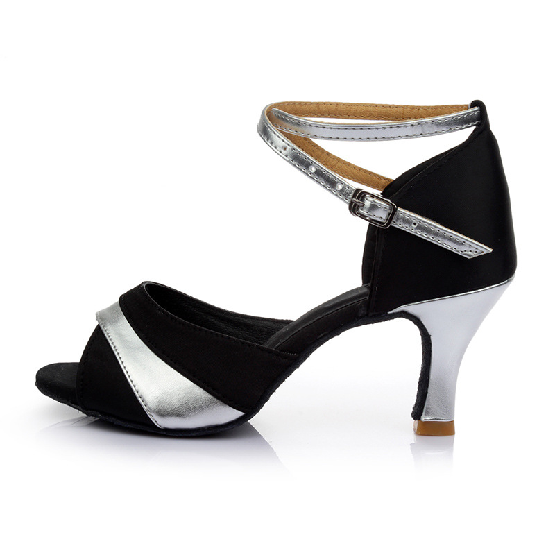 same as photo: 7cm heel