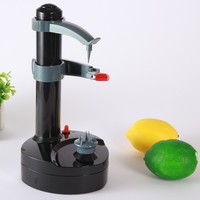 Hot Sell Elektrische Spiraal Appelschiller Multi-Functionele Peeling Cutter Fruit Aardappel Batterij Aangedreven Automatische Dunschiller Machine