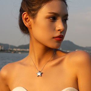 Collier étoile à cinq branches Yueli en acier inoxydable plaqué or, pendentif tendance pour femme, bijou cadeau - Product Image 4