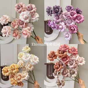 ดอกกุหลาบประดิษฐ์แบบก้านเดี่ยว สีโมรันดี สำหรับตกแต่งผนังงานแต่งงาน - Product Image 4