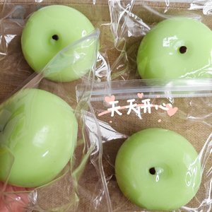 Jouet anti-stress pomme verte à presser, rebond lent, en TPR - Product Image 3