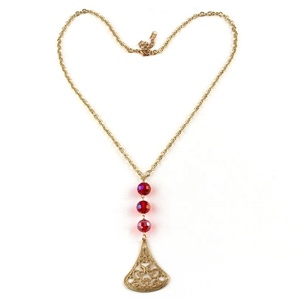 Collier tendance pour femme avec chaîne en or, perles de verre, style punk, pendentif en forme de feuille de courge, de lèvre, de fleur, collier de paix - Product Image 2