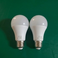Ampoule LED DC5V DC12V E27 Basse Tension A60 Contrôlée par Touche, Gradation Tricolore, Blanc Réglable, CRI Élevé 80-90, Éclairage de Table